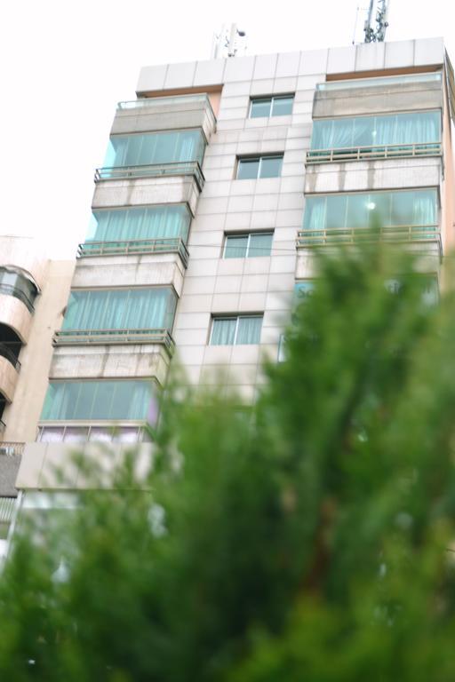 Silver Apartments Beirut Exteriör bild